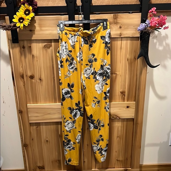 Eye Candy Yellow Floral Joggers - Picture 5 of 8